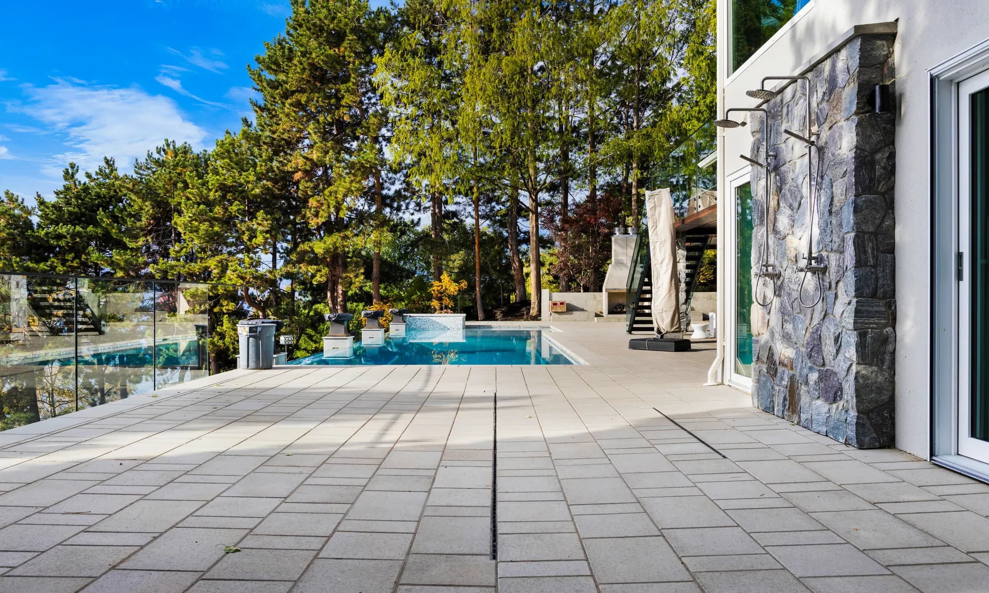 stone flooring for pool and tress