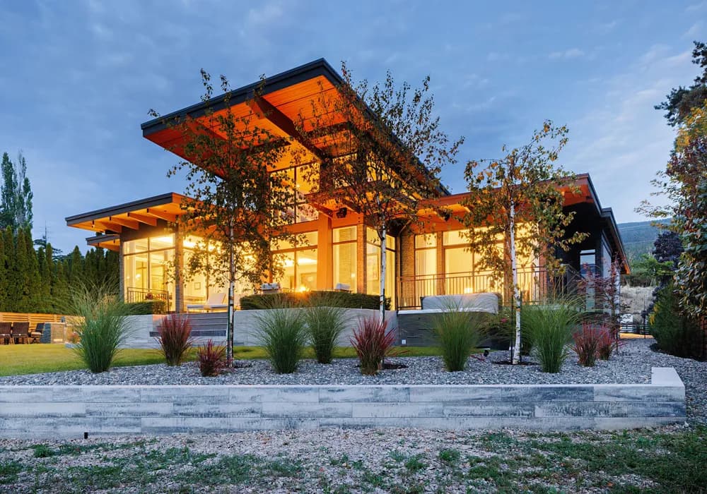 retaining wall modern home dark