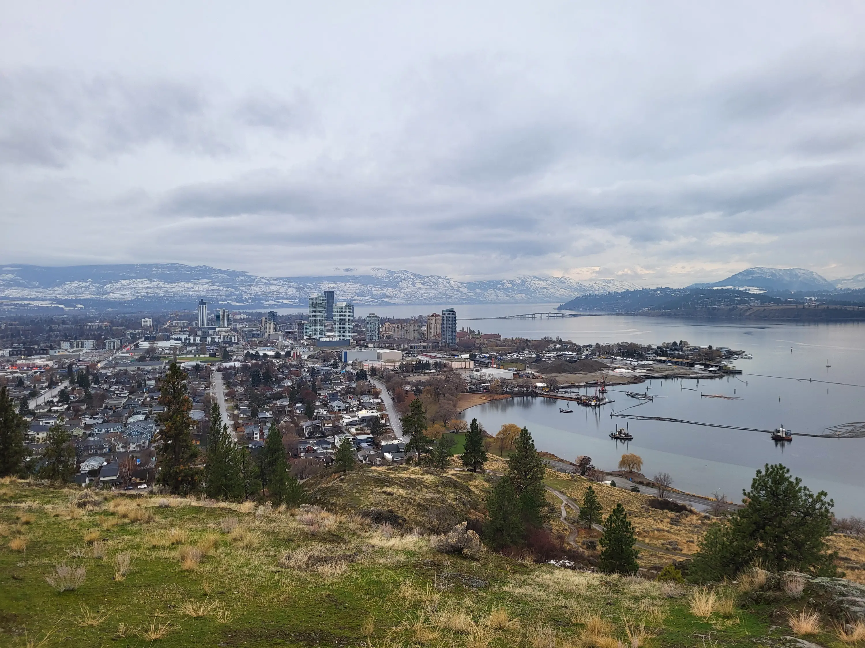 View from knox mountain in kelowna